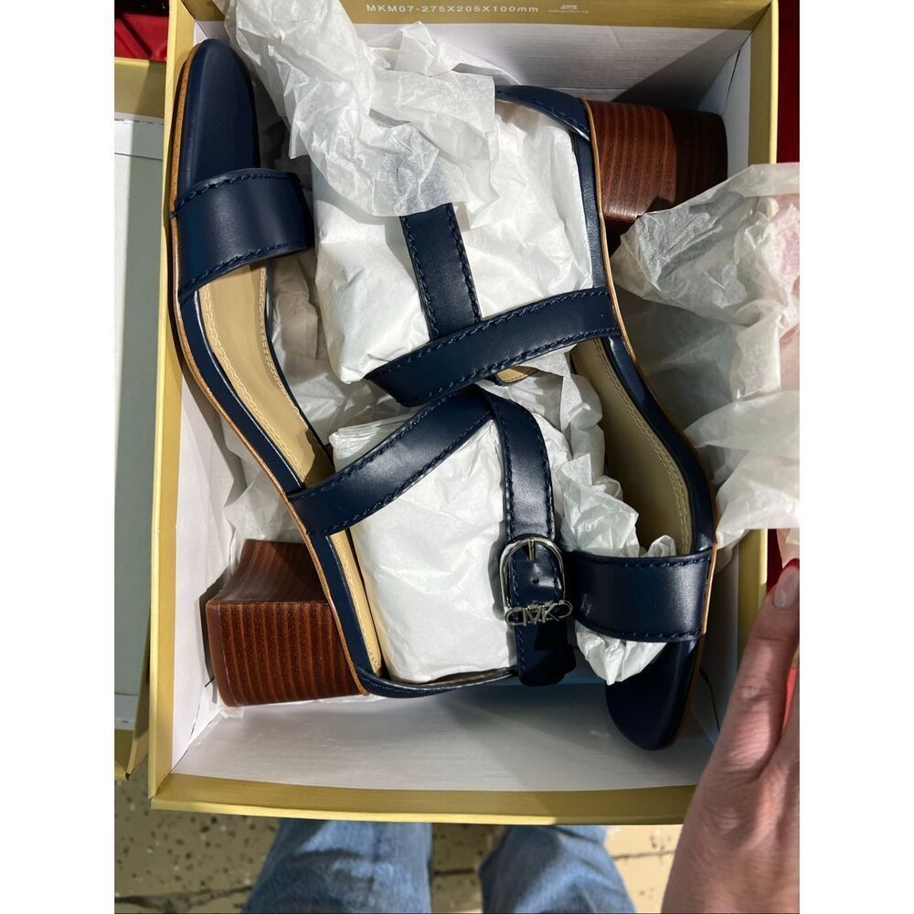 MICHAEL Michael Kors NWT 2” Ashton Leather Crisscross Block Heel Sandals Size 9. - Picture 6 of 7